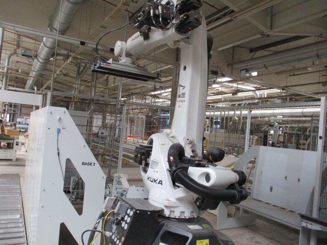 CNC-Bearbeitungszentrum, Roboterbeschickungsanlage