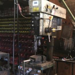 Säulenbohrmaschine