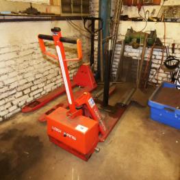 Scissor Lift Truck