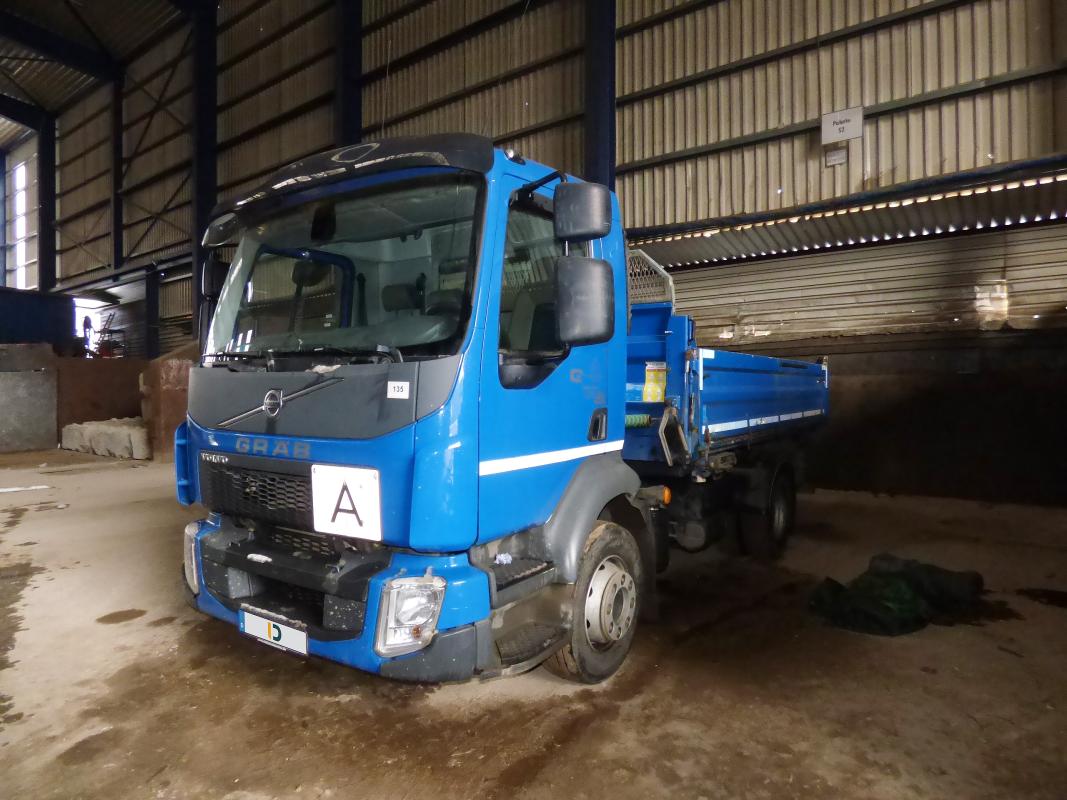 Truck, 3-way tipper