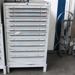 Teleskopauszugschrank