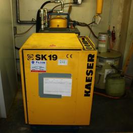 Screw compressor