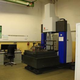 Coordinate measuring machine