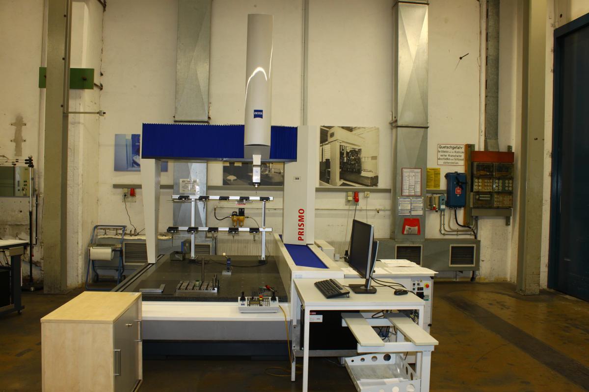 Coordinate measuring machine