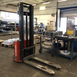 Electric Stacker