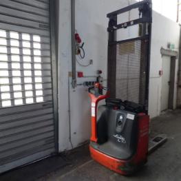 Electric Pallet Stacker
