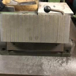 Sine magnet plate