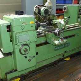 Gewindefräsmaschine
