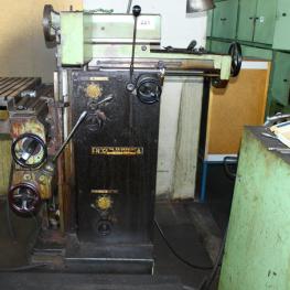 Universal Milling Machine