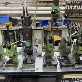 Toggle Press