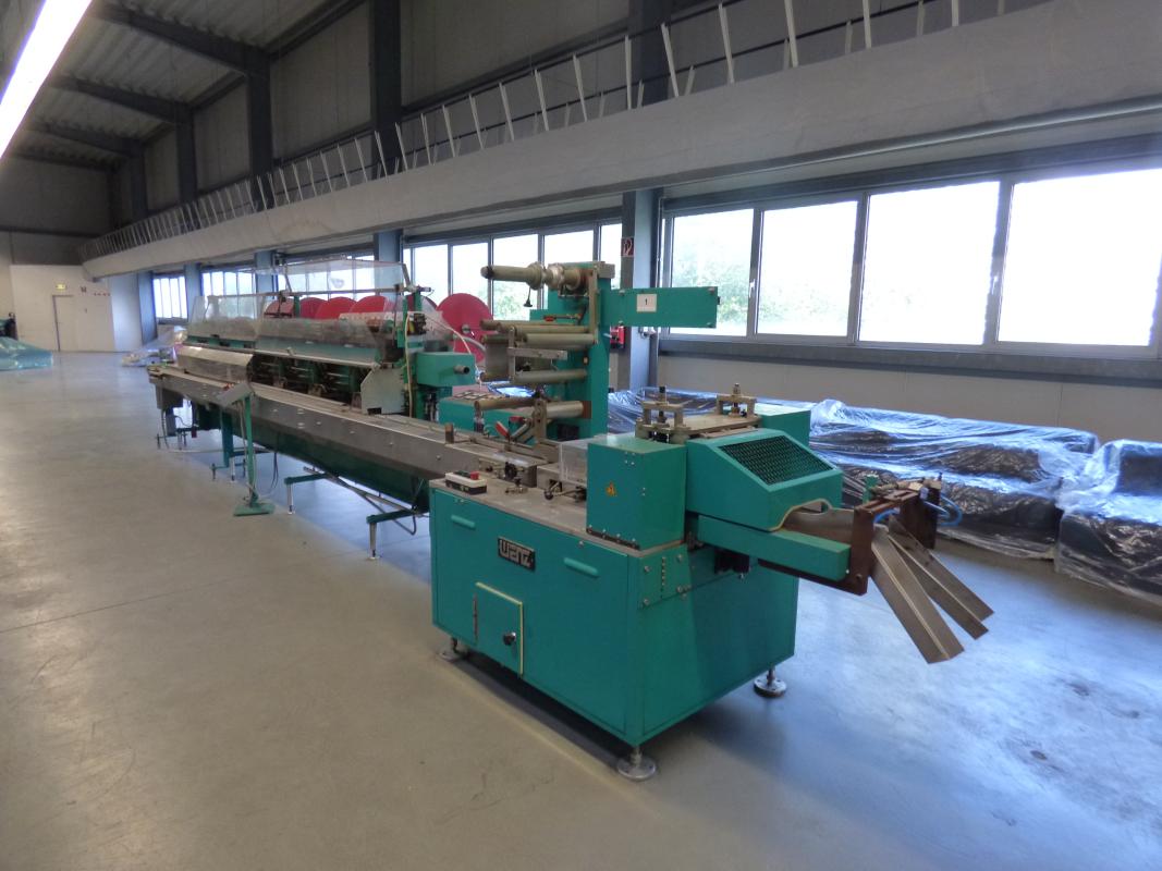 Gauze bandage packing line