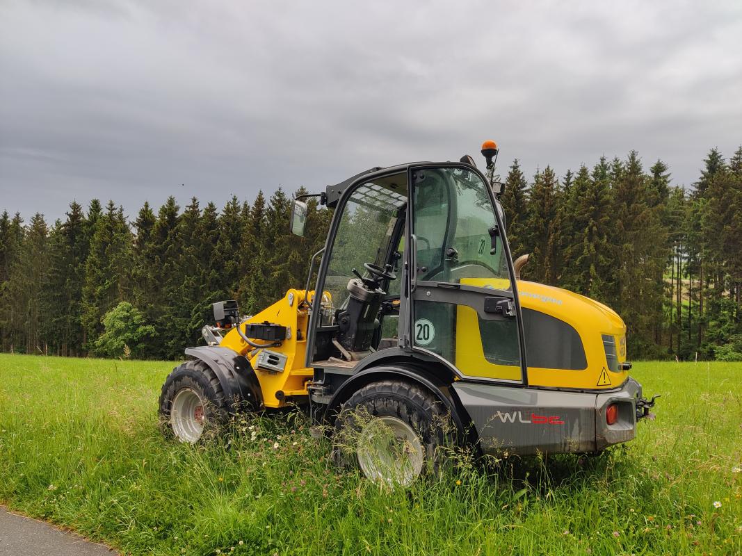 Articulated wheel loader