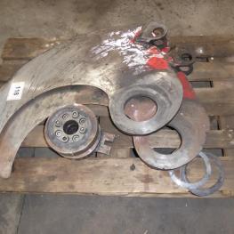 Cutting Blades With Central Part For Pruning Shears