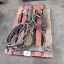 Upper Links