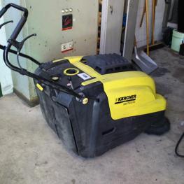 Sweeper suction machine
