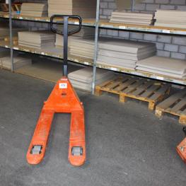 Pallet truck