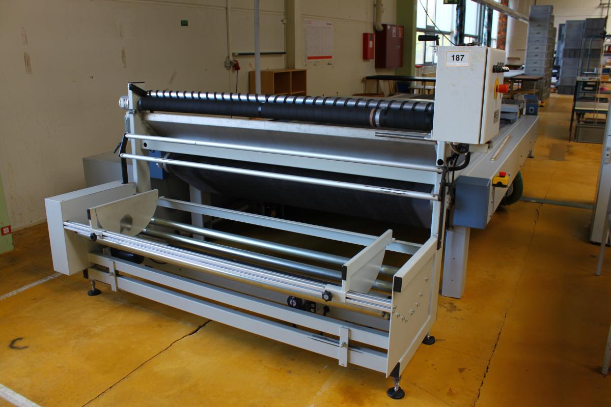 Textilschneidemaschine