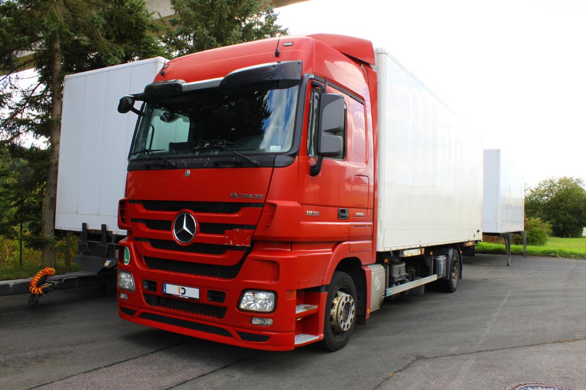 LKW-Wechselbrücken-Fahrzeug, amtl. Kennz. CO-PP 102