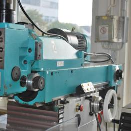 Universal Fräs und Bohrmaschine