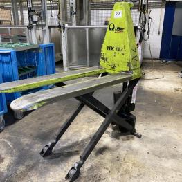 Scissor Lift Truck