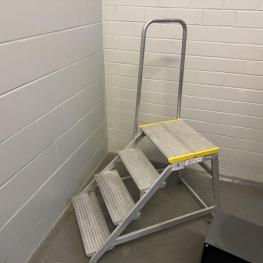 Aluminiumpodestleiter