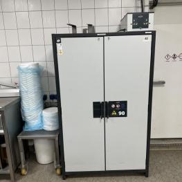 Gefahrstoffschrank