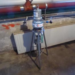 Pneumatic 2 Ball Piston Pump