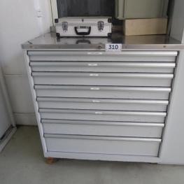 Teleskopauszugschrank