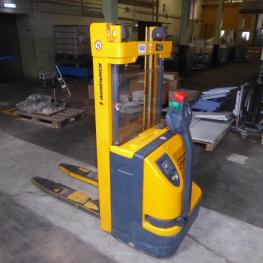 Electric High Lift Truck