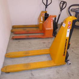 Scissor Lift Truck