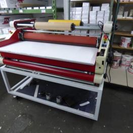 Aufzieh und Kaschiermaschine