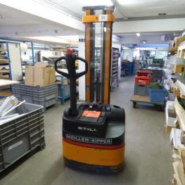Electric High Lift Truck
