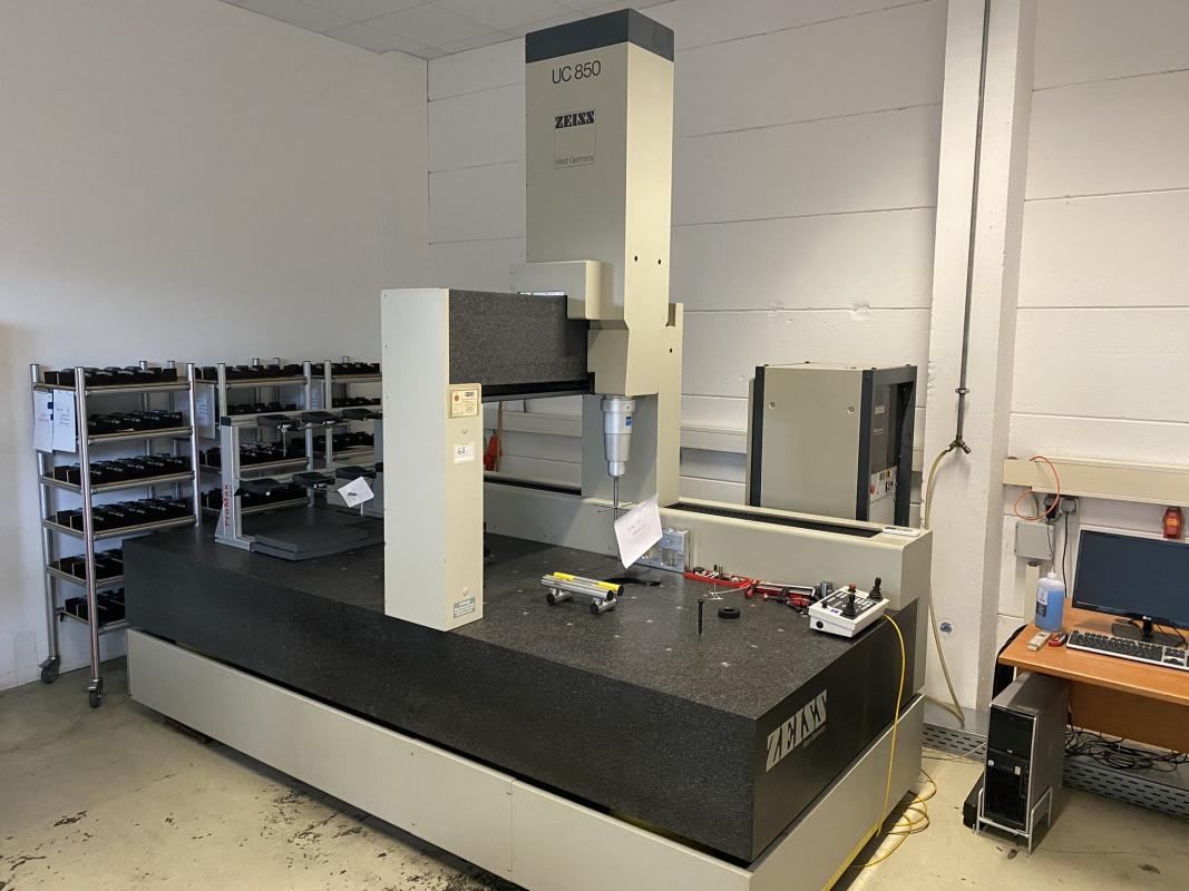 Coordinate measuring machine