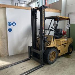 LPG forklift