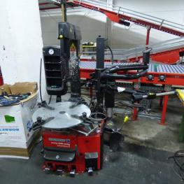 Reifenmontiermaschine