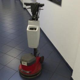 Bodenwischsaugkehrmaschine