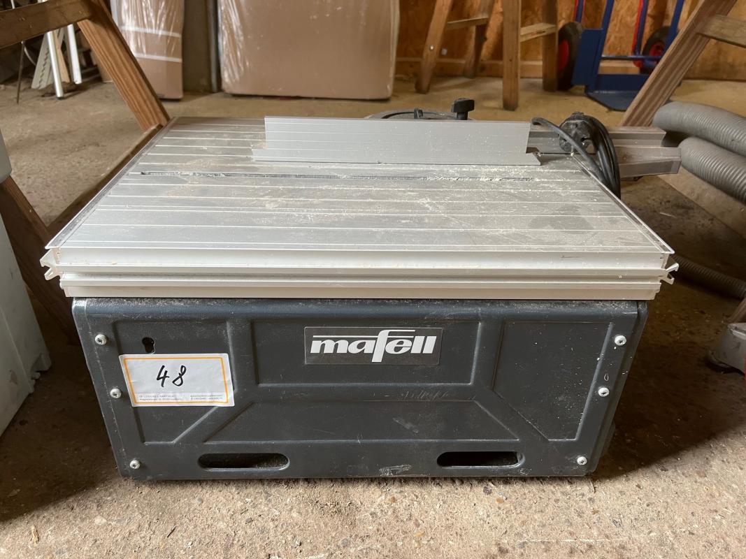 Underfloor pull saw