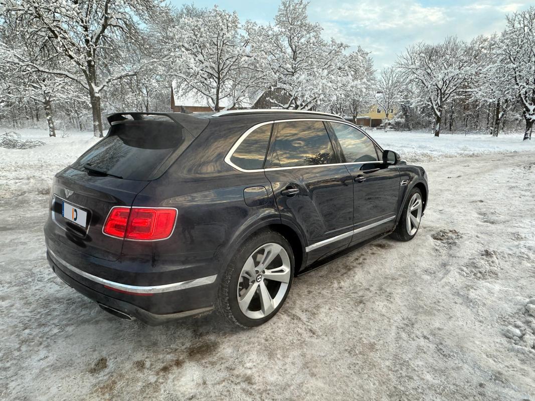 SUV