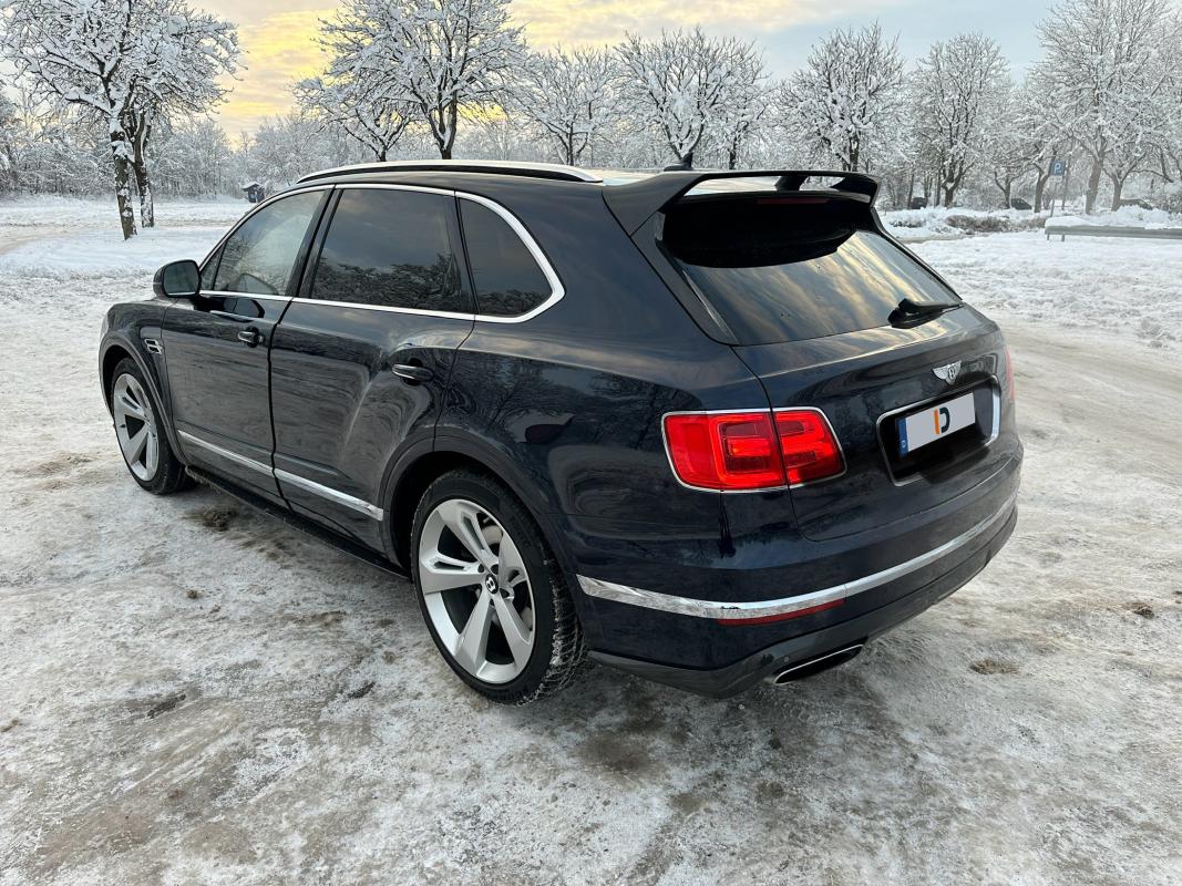 SUV