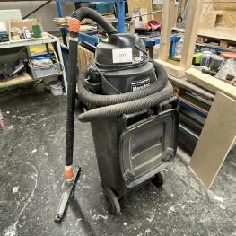 Industrial Vacuum Cleaner