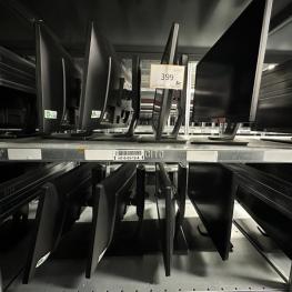 Lot 24" TFT Monitors