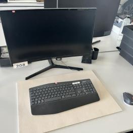 Curved Monitor