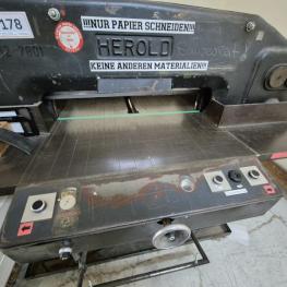Papierschneidemaschine