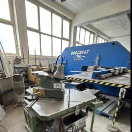 Hydraulische 3 Stationen Ausklinkmaschine