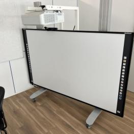 Close Range Projector