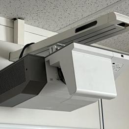 Close Range Projector